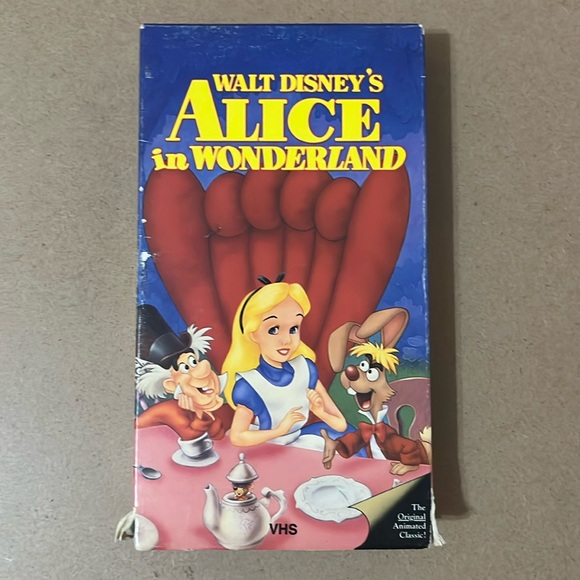 Disney Other - Alice in Wonderland VHS